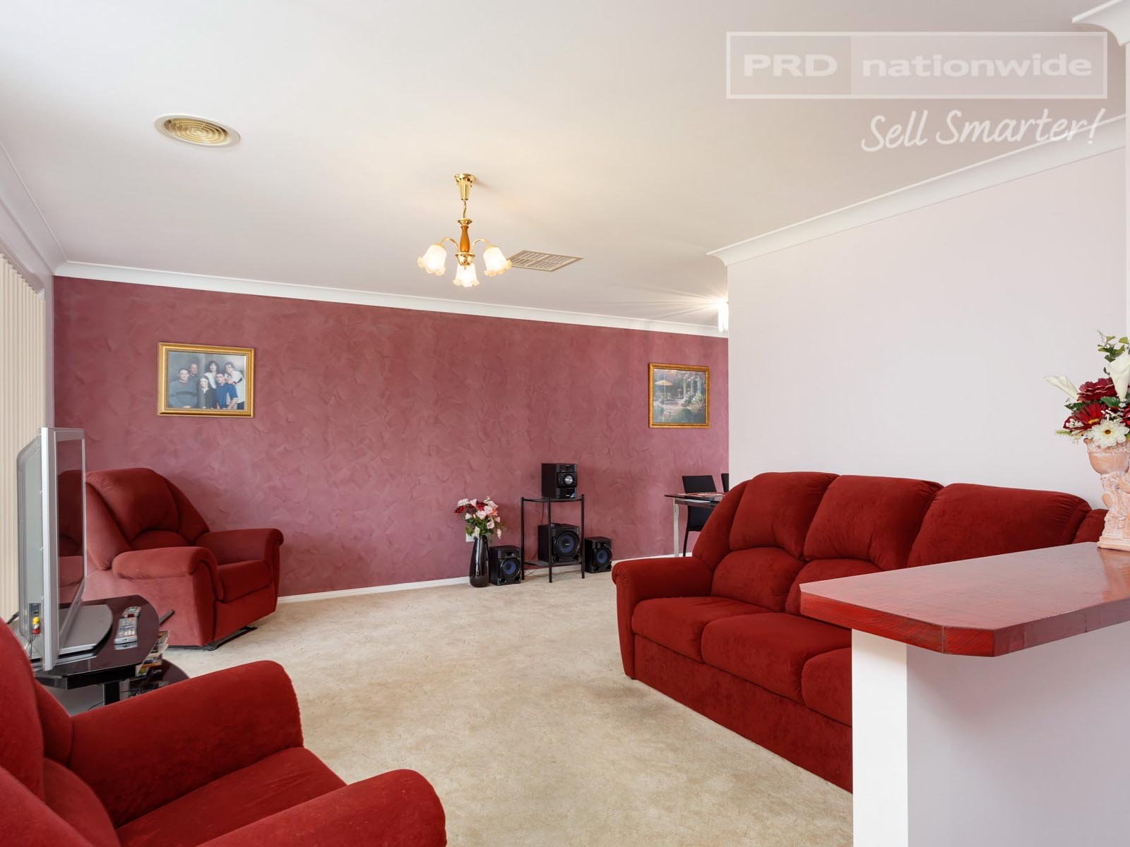 6 Womboin Crescent GLENFIELD PARK 2