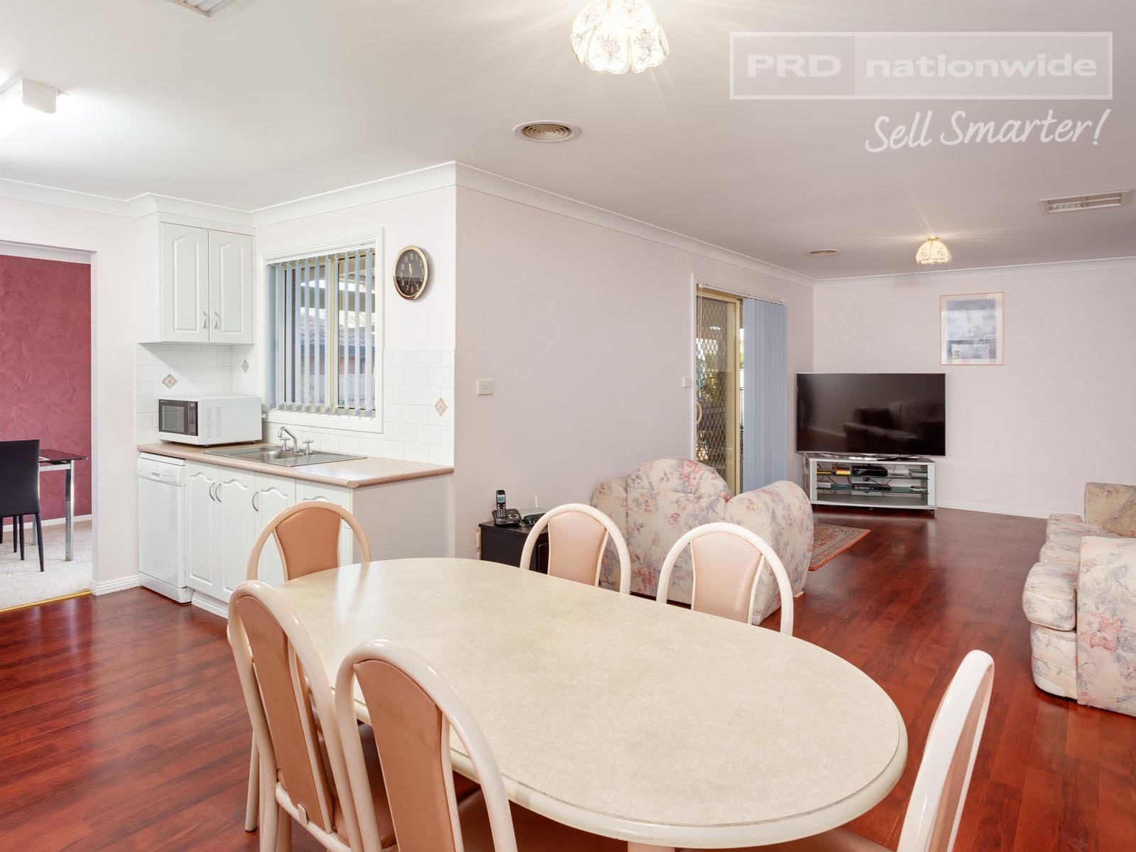6 Womboin Crescent GLENFIELD PARK 7