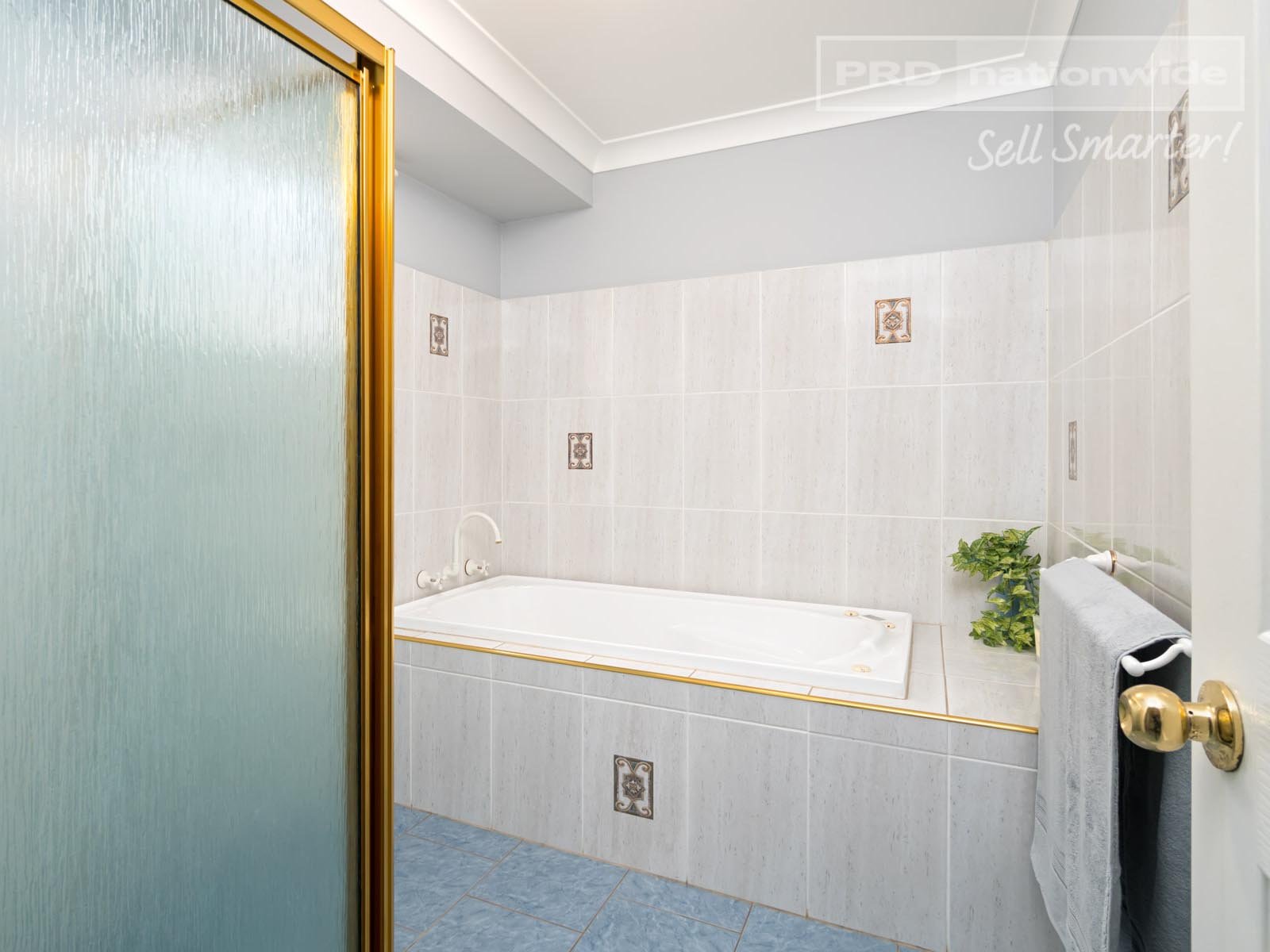 6 Womboin Crescent GLENFIELD PARK 14