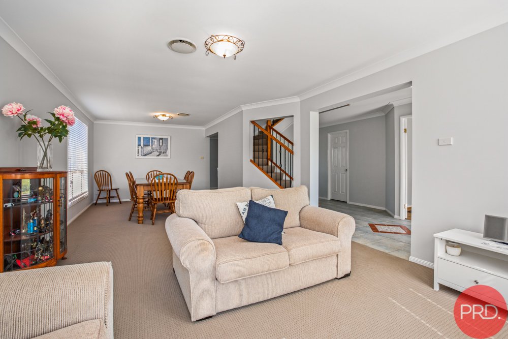 6 Yaldara Avenue THORNTON 4