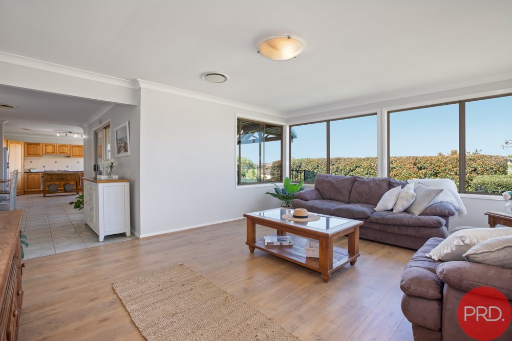 6 Yaldara Avenue THORNTON 8