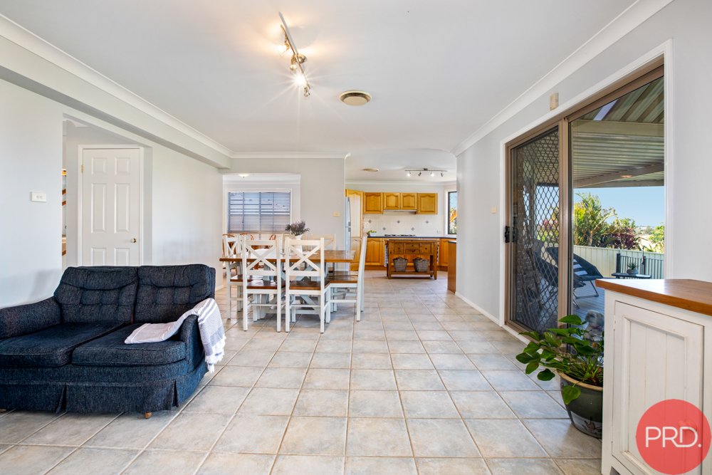 6 Yaldara Avenue THORNTON 9