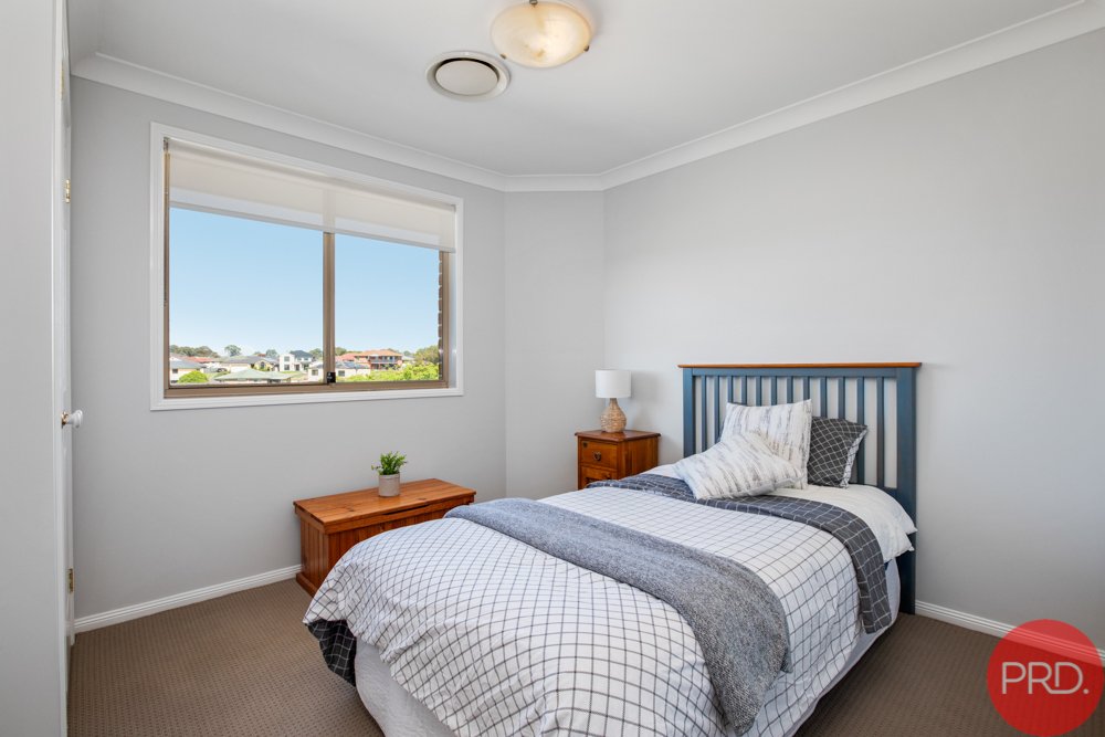 6 Yaldara Avenue THORNTON 28