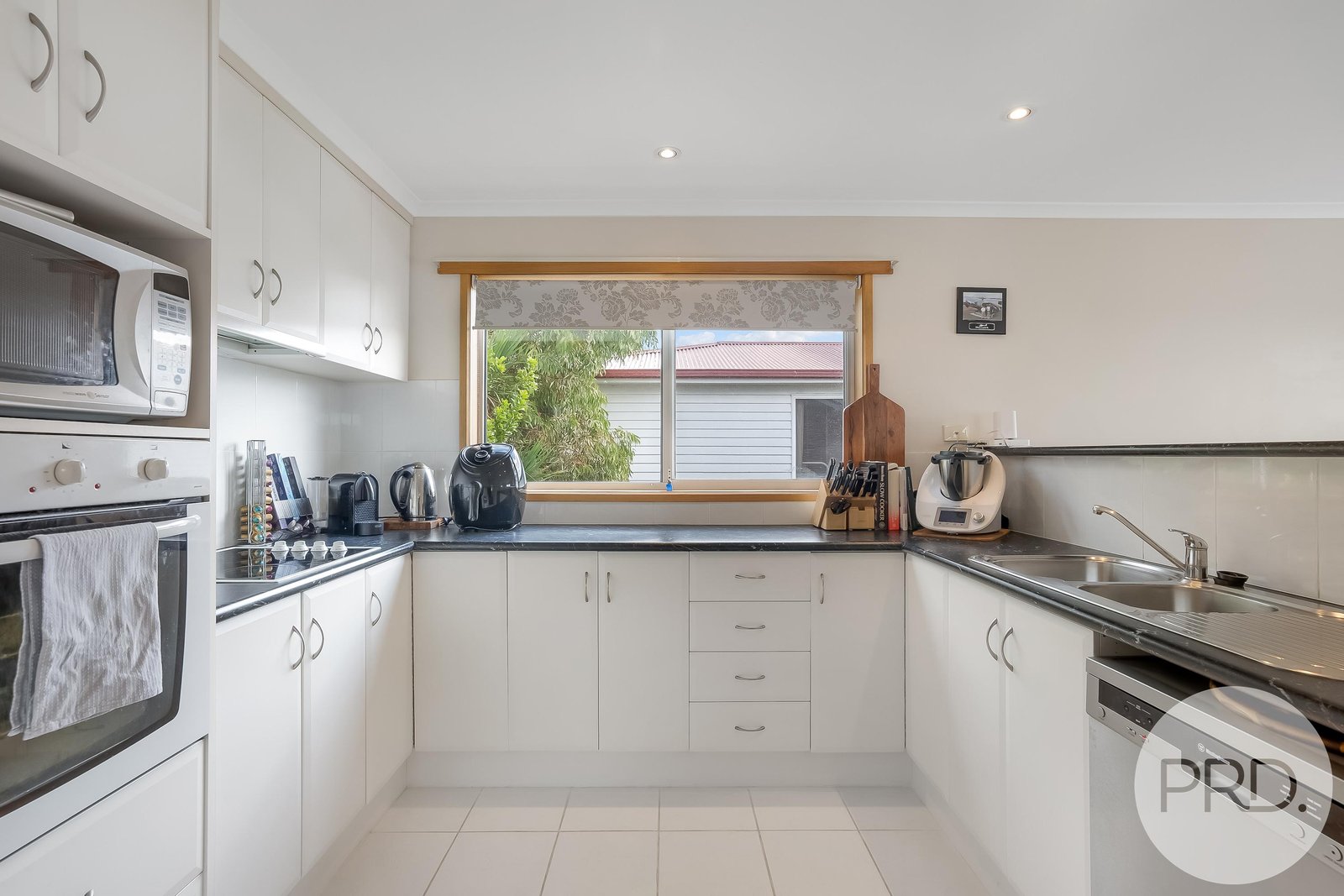 6 Yoora Street BERRIEDALE 23