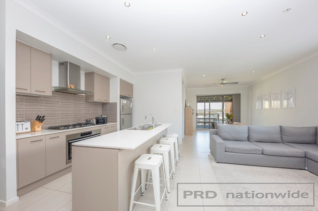 6 York Street GRETA 2