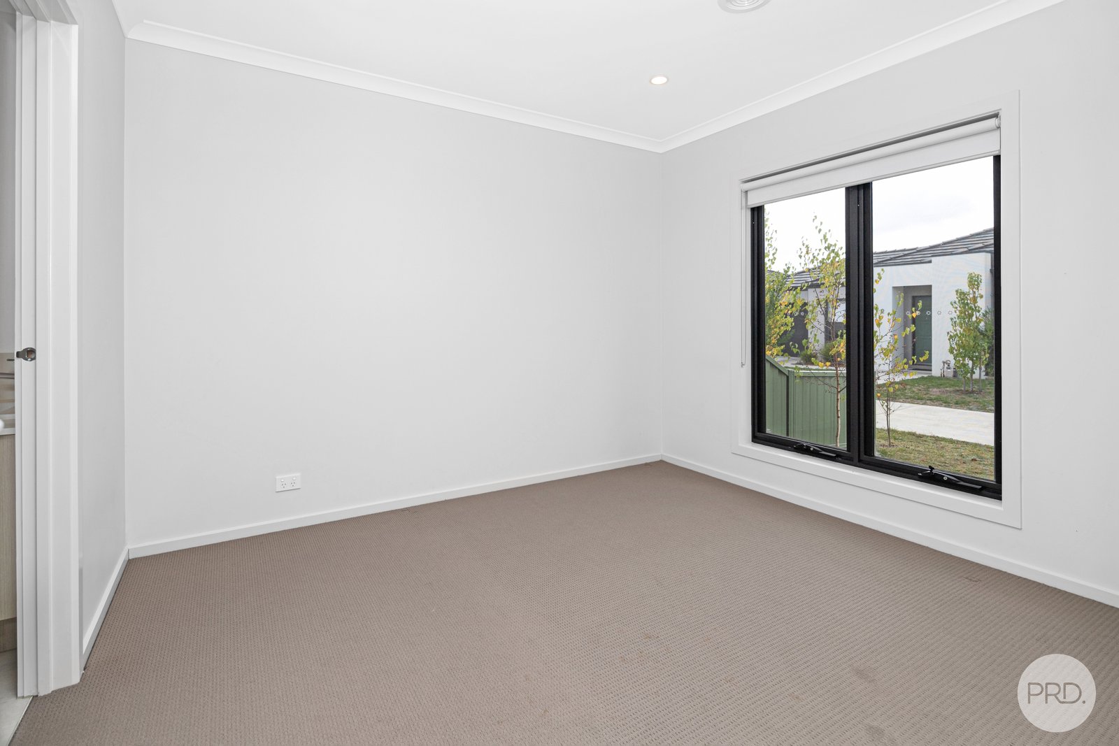 6 Zelkova Place LAKE GARDENS 2