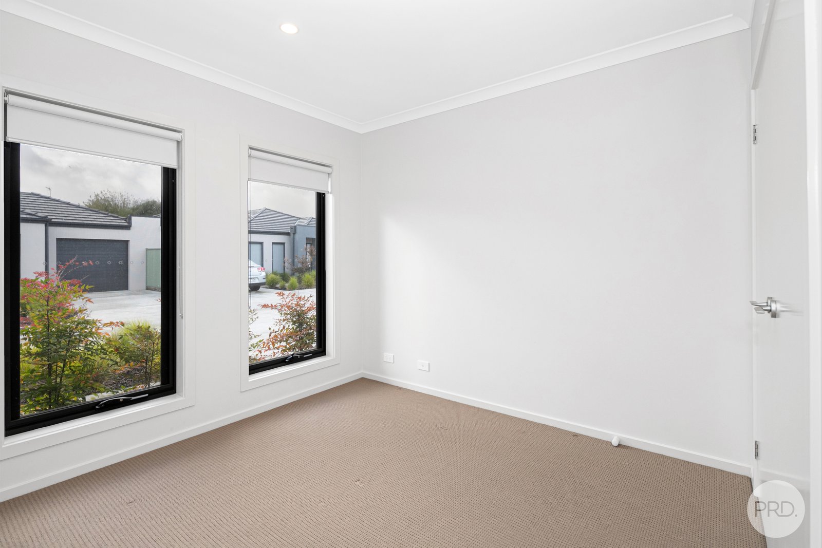 6 Zelkova Place LAKE GARDENS 5