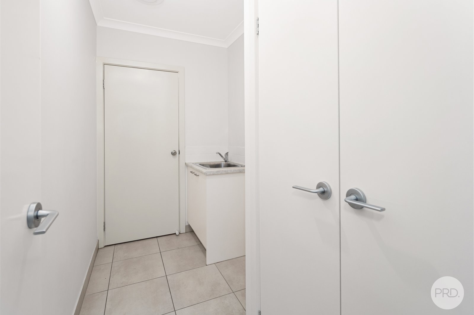 6 Zelkova Place LAKE GARDENS 7