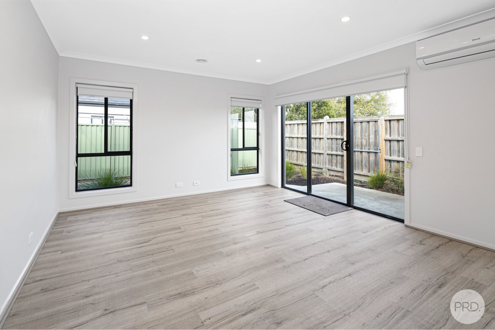 6 Zelkova Place LAKE GARDENS 11