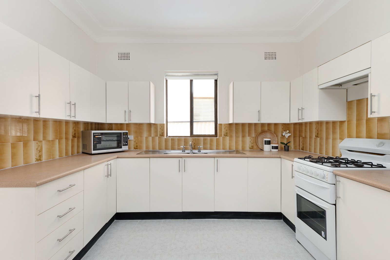 60 & 60A Australia Avenue MATRAVILLE 4