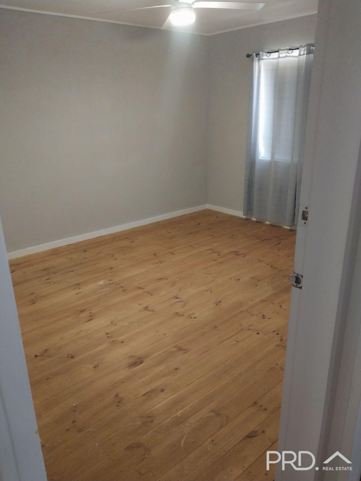 60-62 Sturt Place DARETON 4