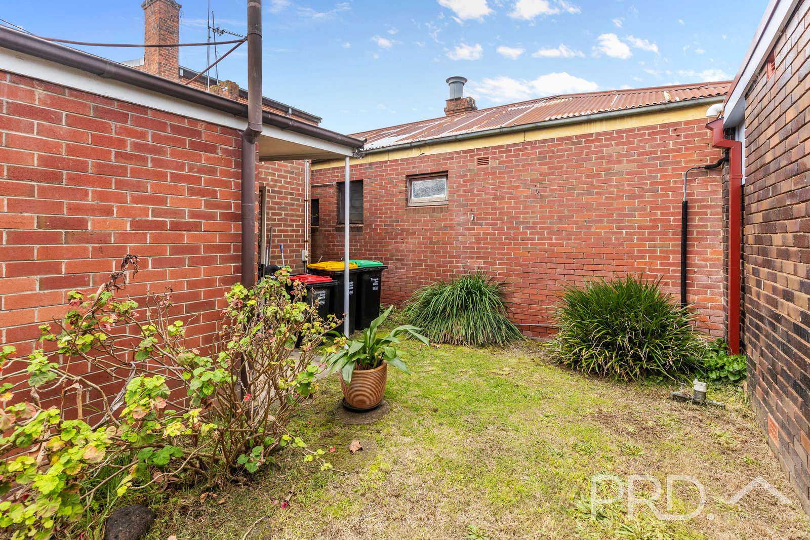 60-62 Wynyard Street TUMUT 8