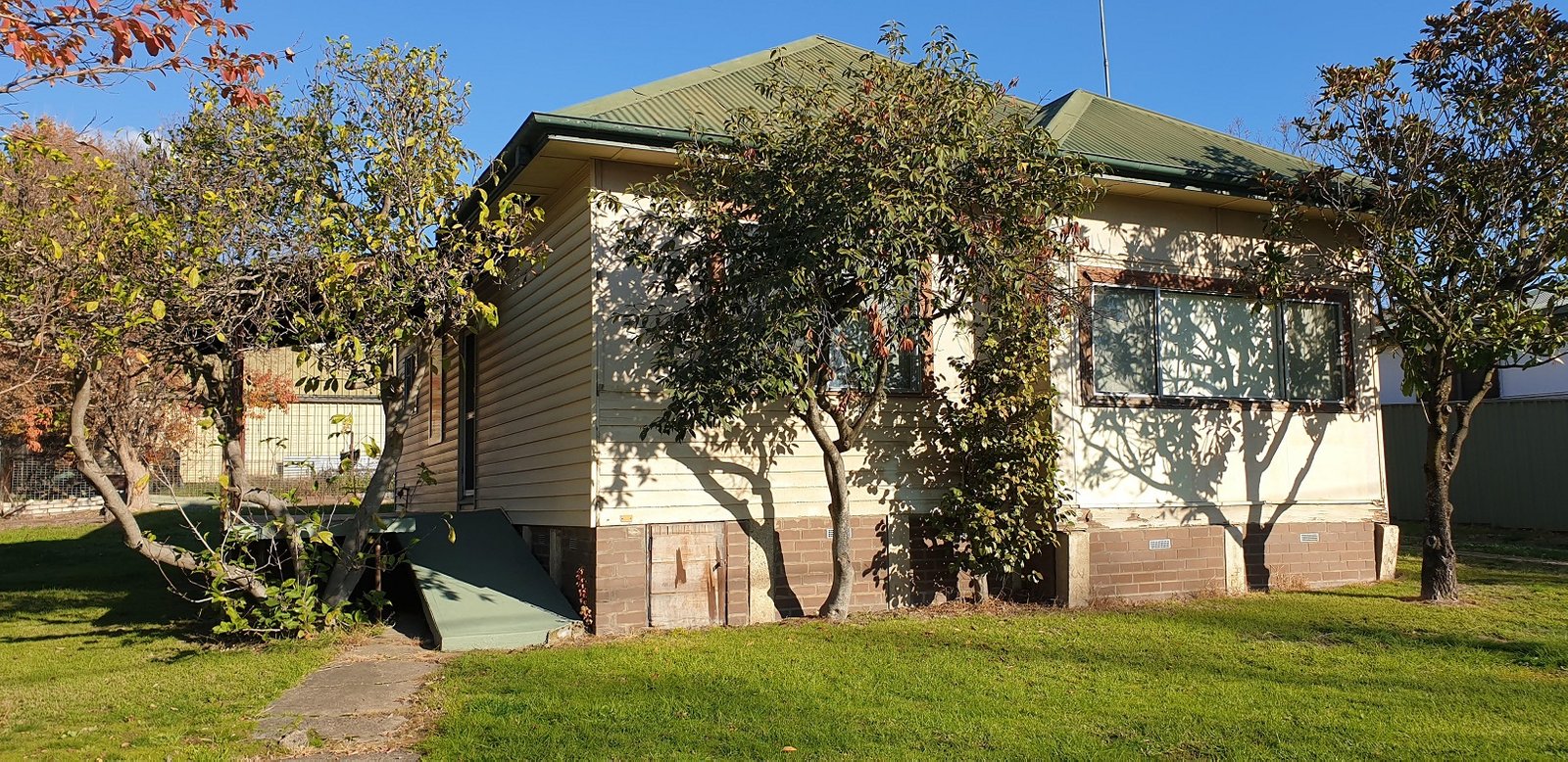 60 Adelong Road TUMUT 2