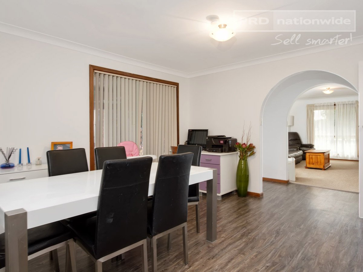 60 Brunskill Road LAKE ALBERT 4