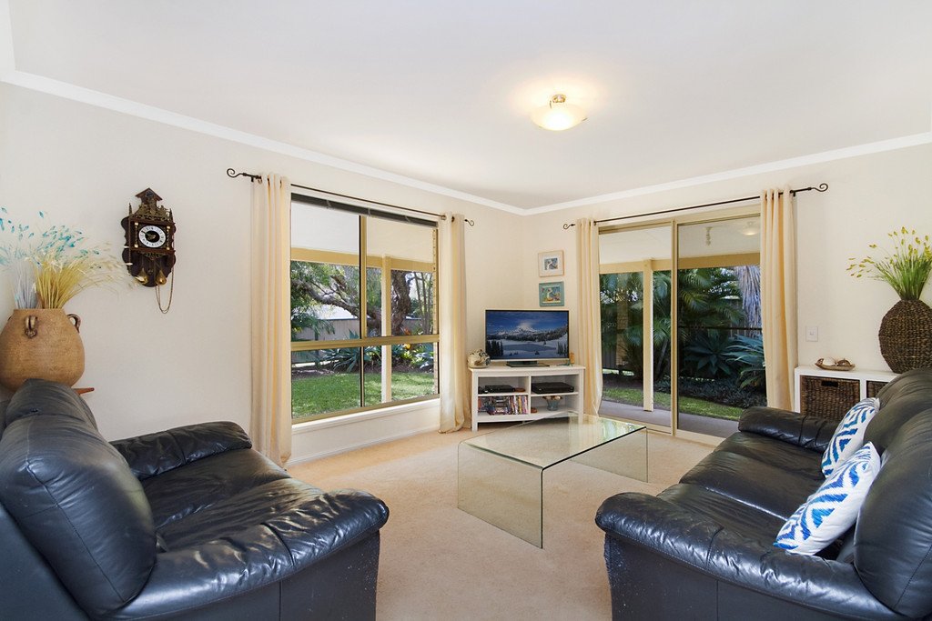 60 Covent Gardens Way BANORA POINT 1