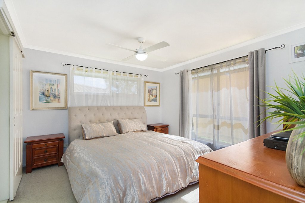 60 Covent Gardens Way BANORA POINT 4