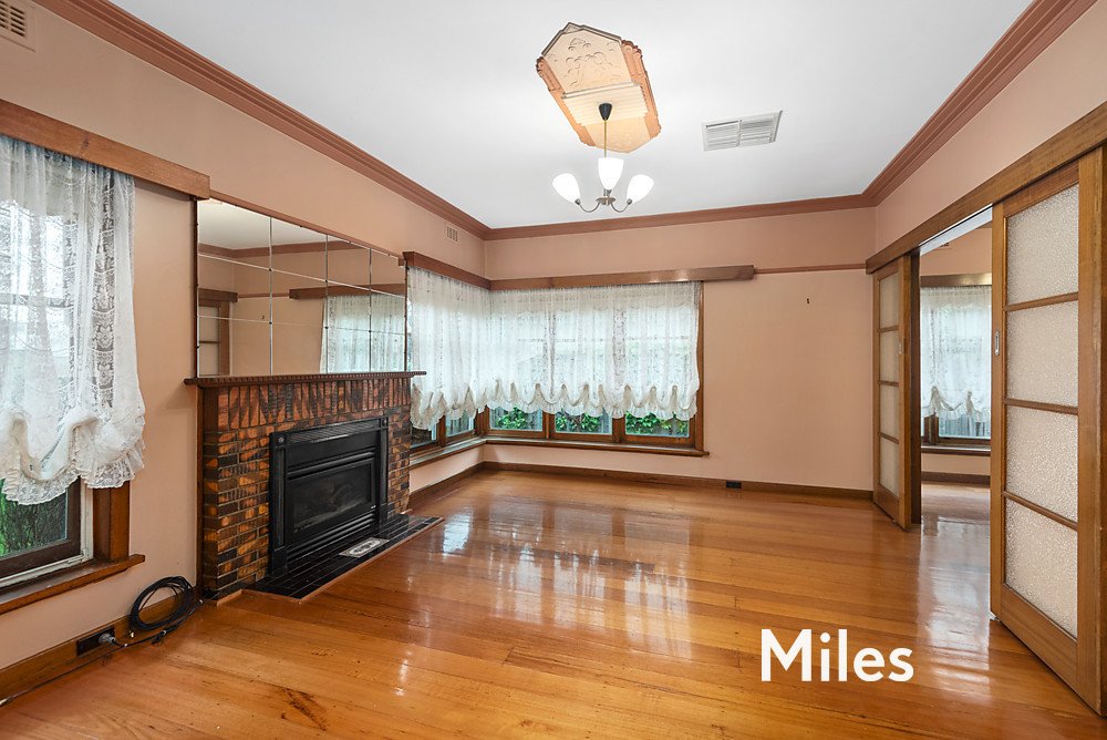 60 Dresden Street, Heidelberg Heights 2 bed, 1 bath House for Lease