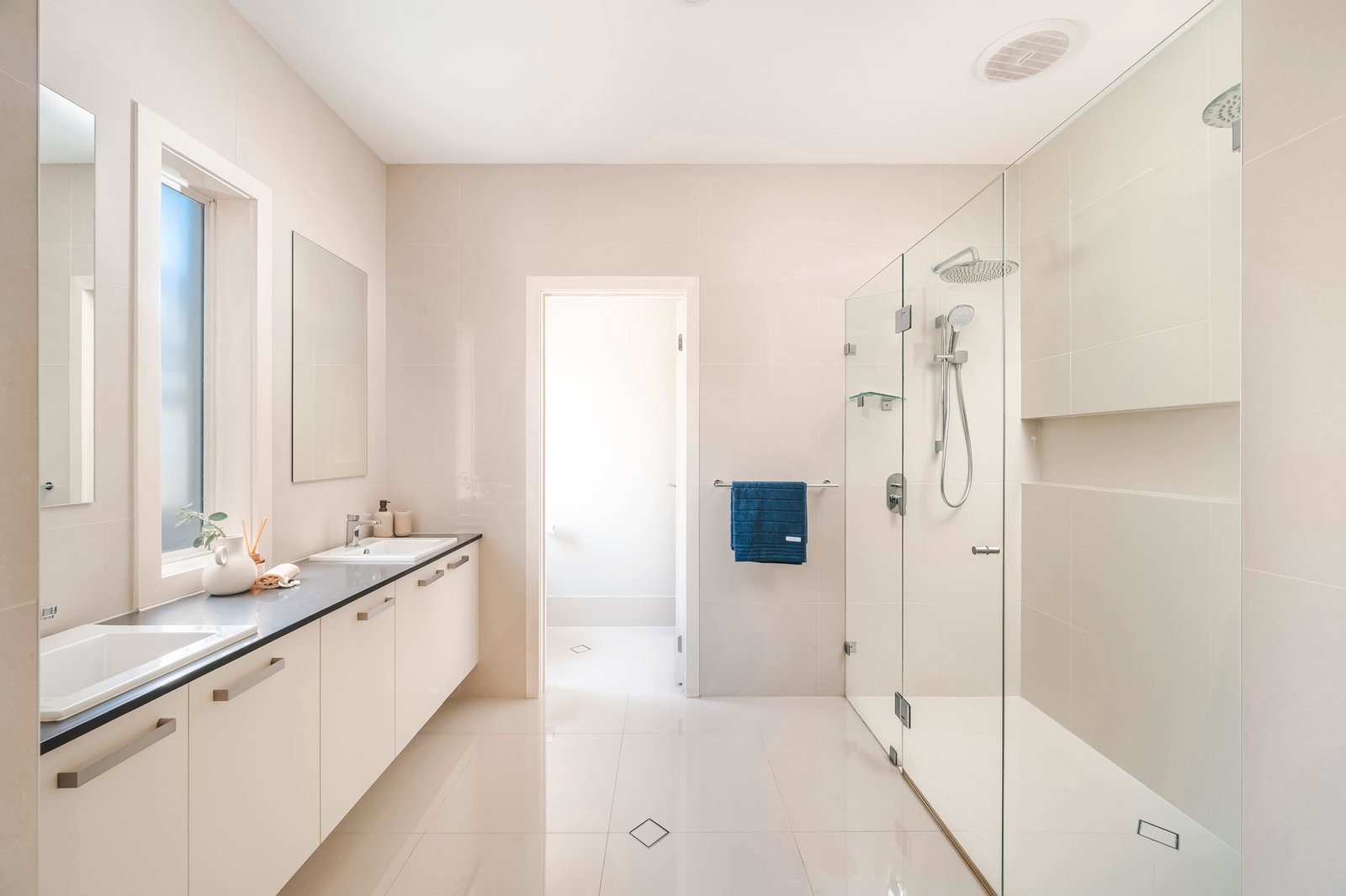 60 Emperor Parade CHISHOLM 14