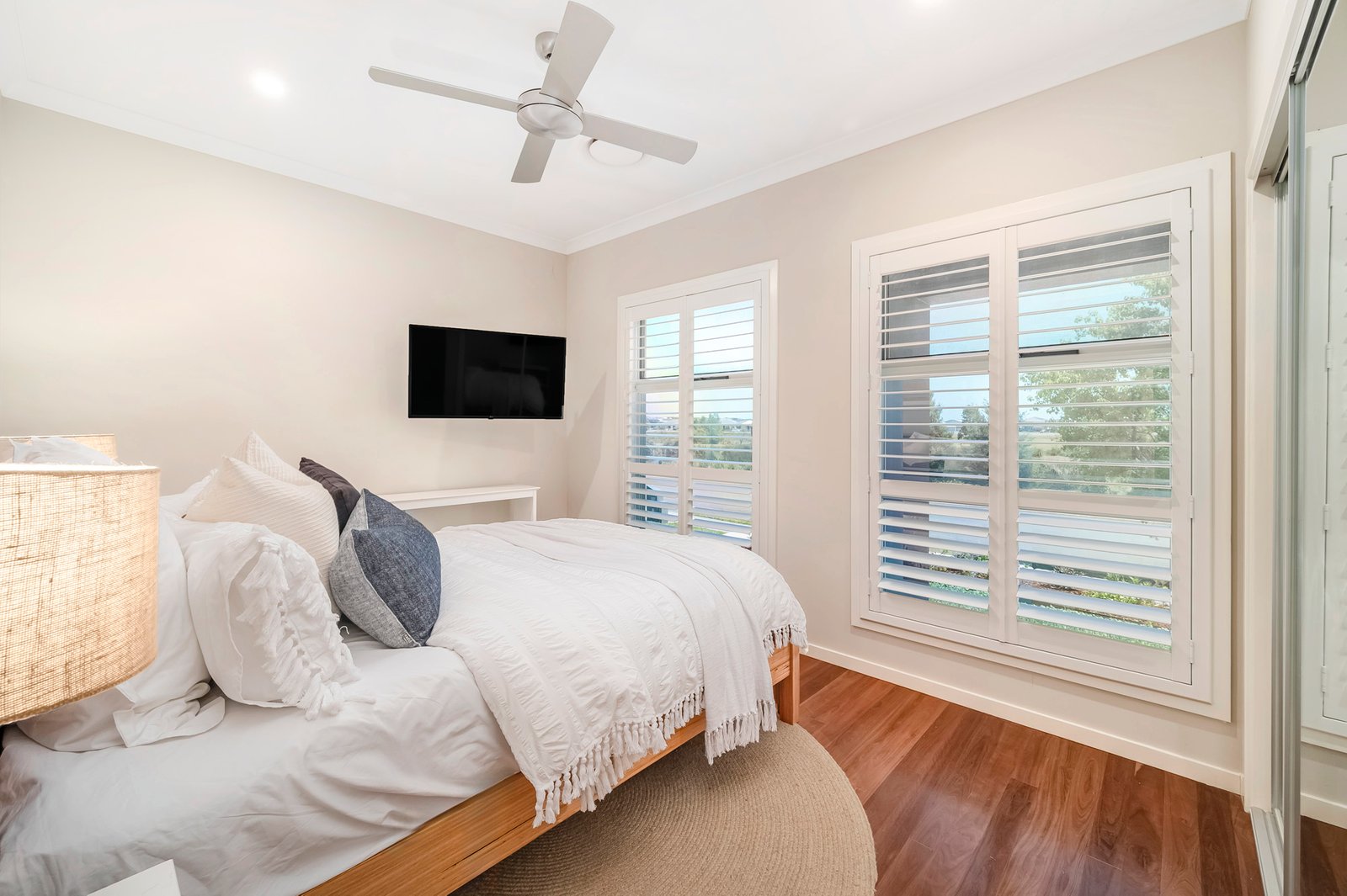 60 Emperor Parade CHISHOLM 16