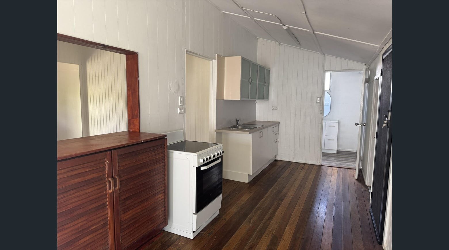 60 Faust Street PROSERPINE 8