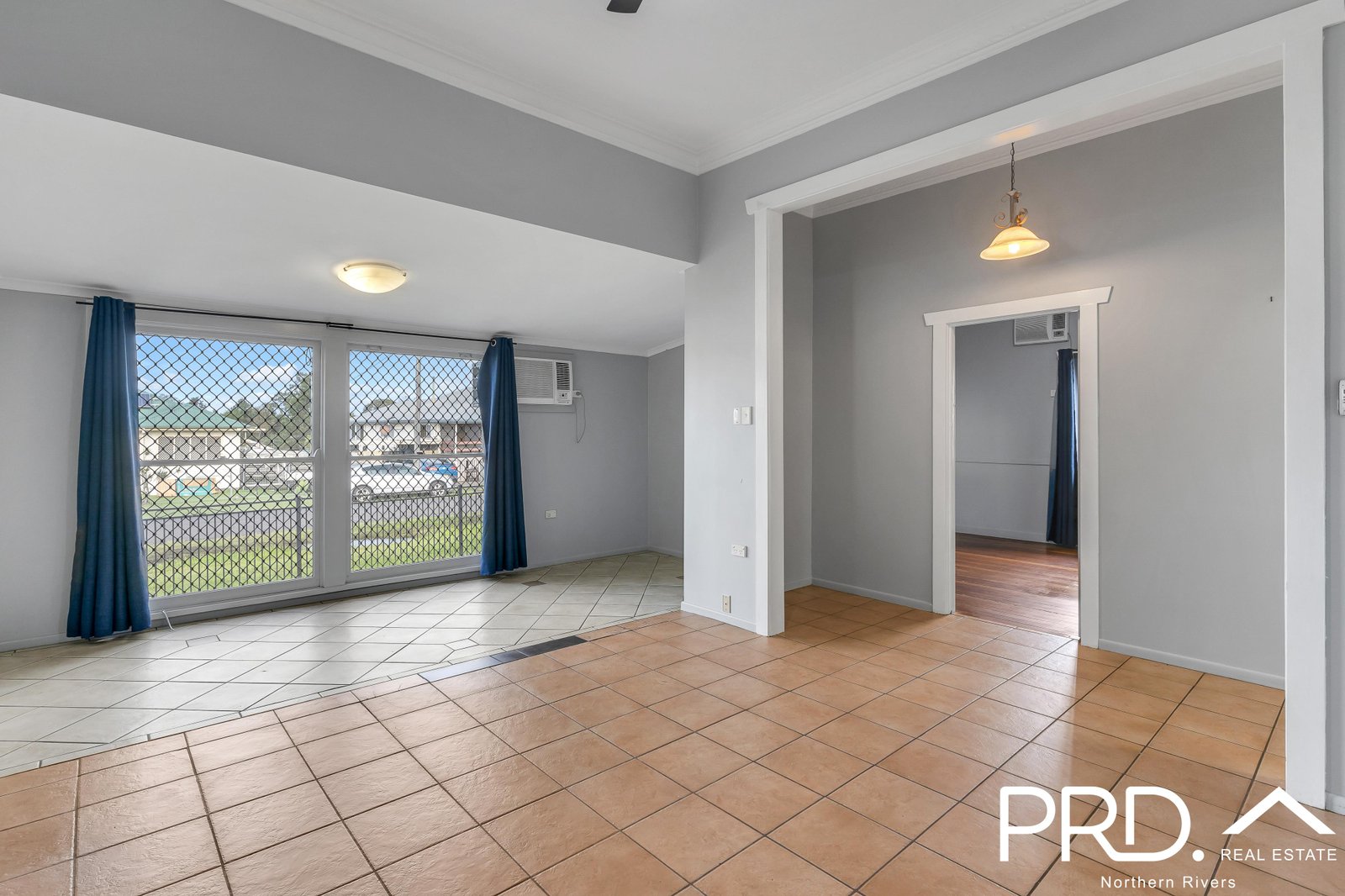 60 Fergusson Street CASINO 8