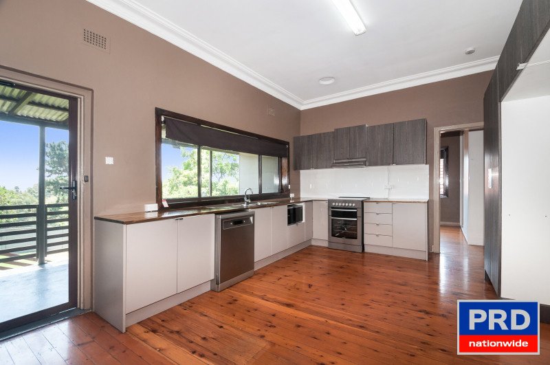 60 Flagstaff Rd  WARRAWONG 2
