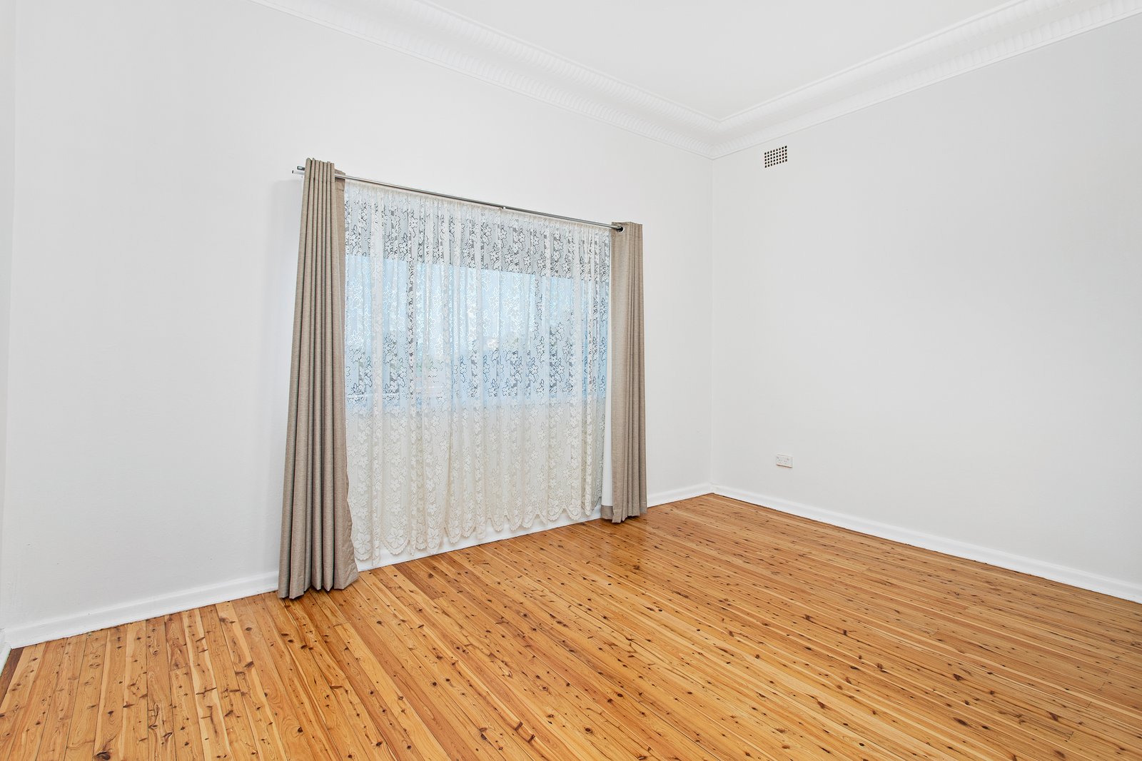 60 Flagstaff Rd  WARRAWONG 10