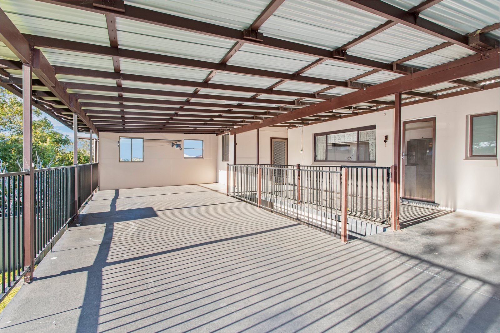 60 Flagstaff Rd  WARRAWONG 6