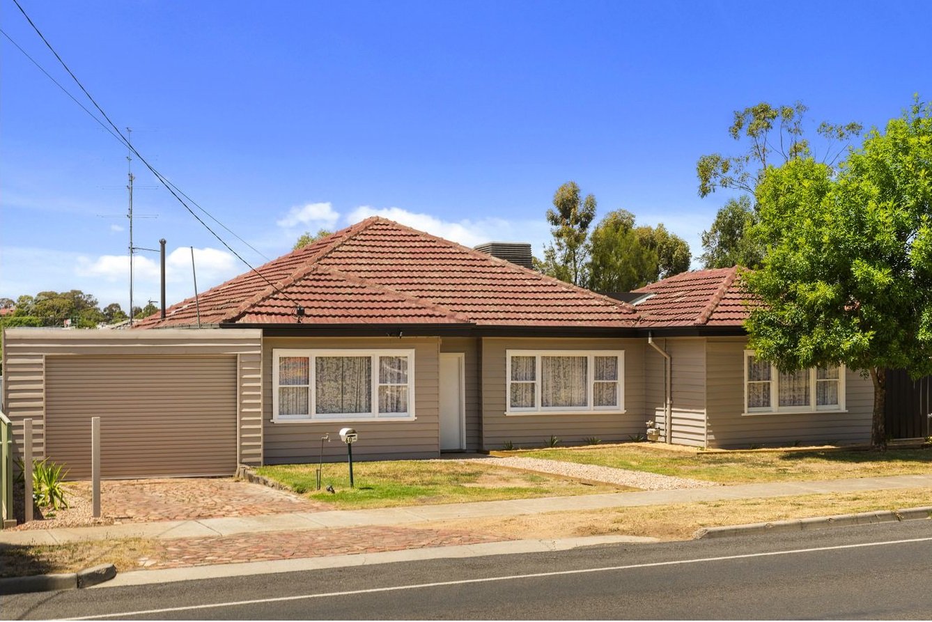 60 Holdsworth Road LONG GULLY 1