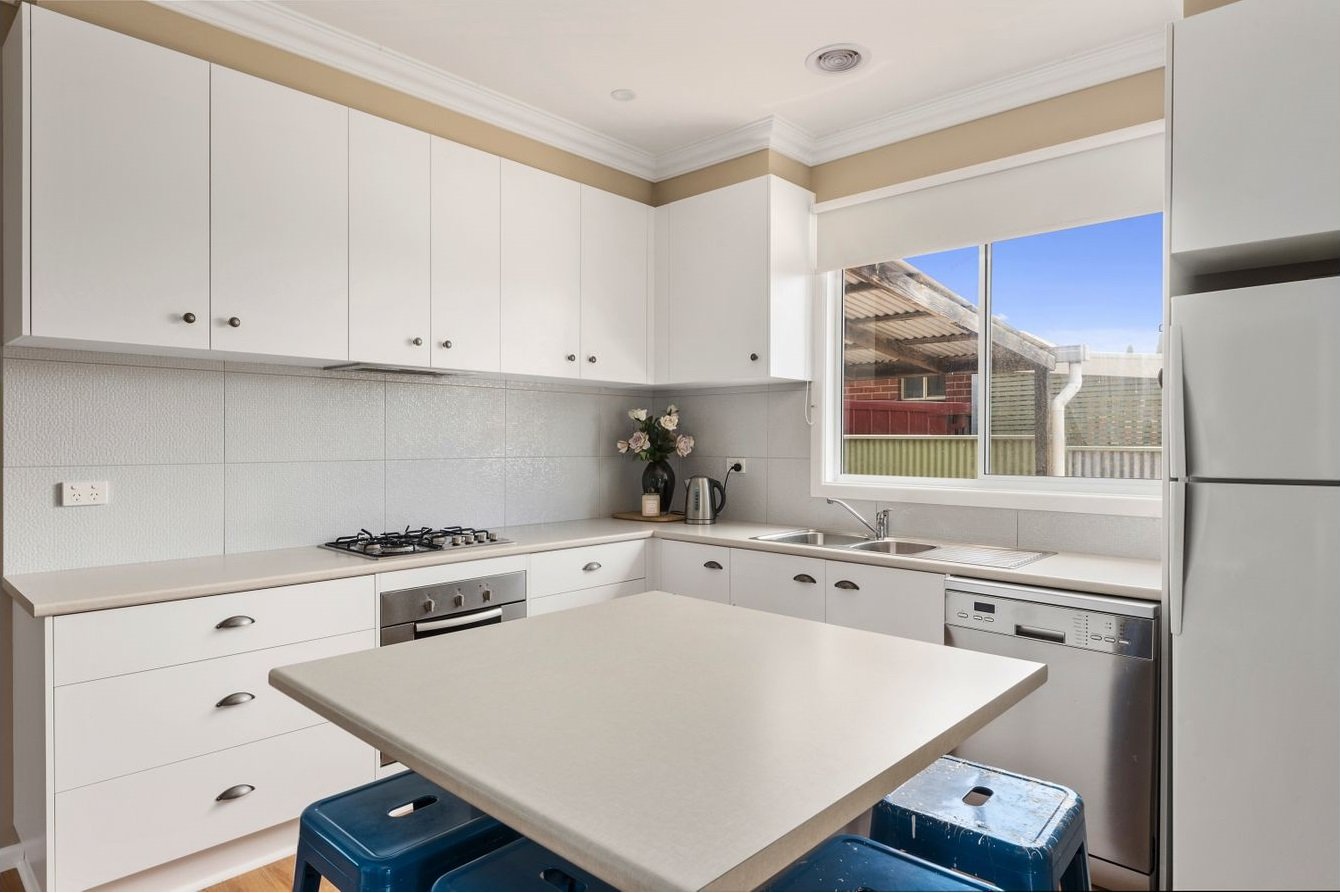 60 Holdsworth Road LONG GULLY 2