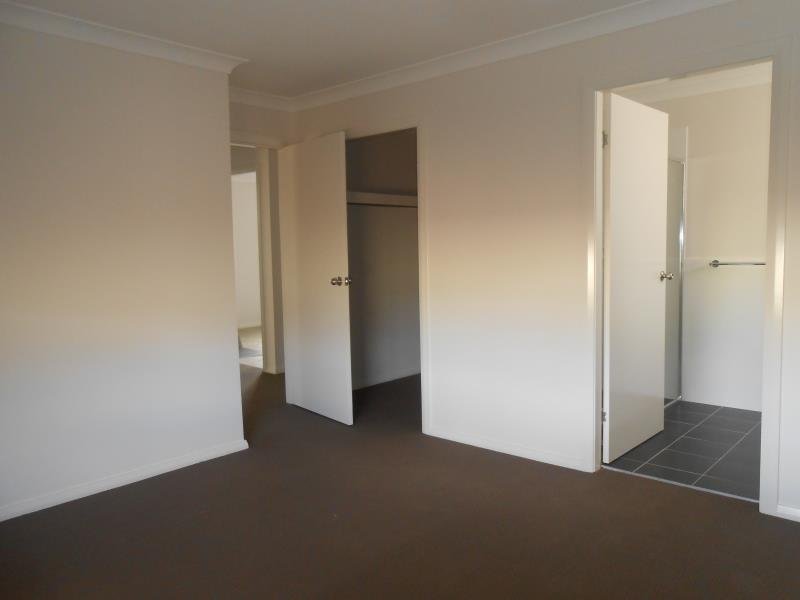 60 Kenny Drive TAMWORTH 4