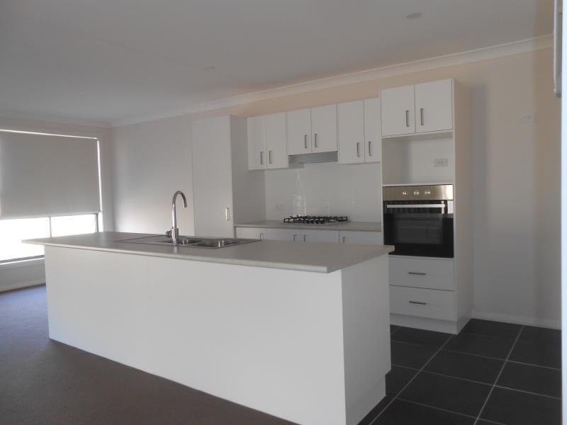 60 Kenny Drive TAMWORTH 6