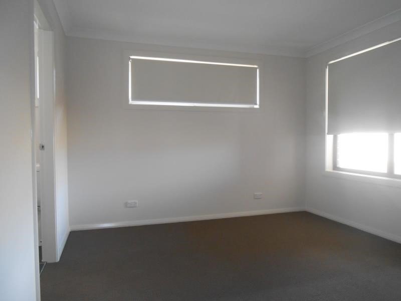 60 Kenny Drive TAMWORTH 9