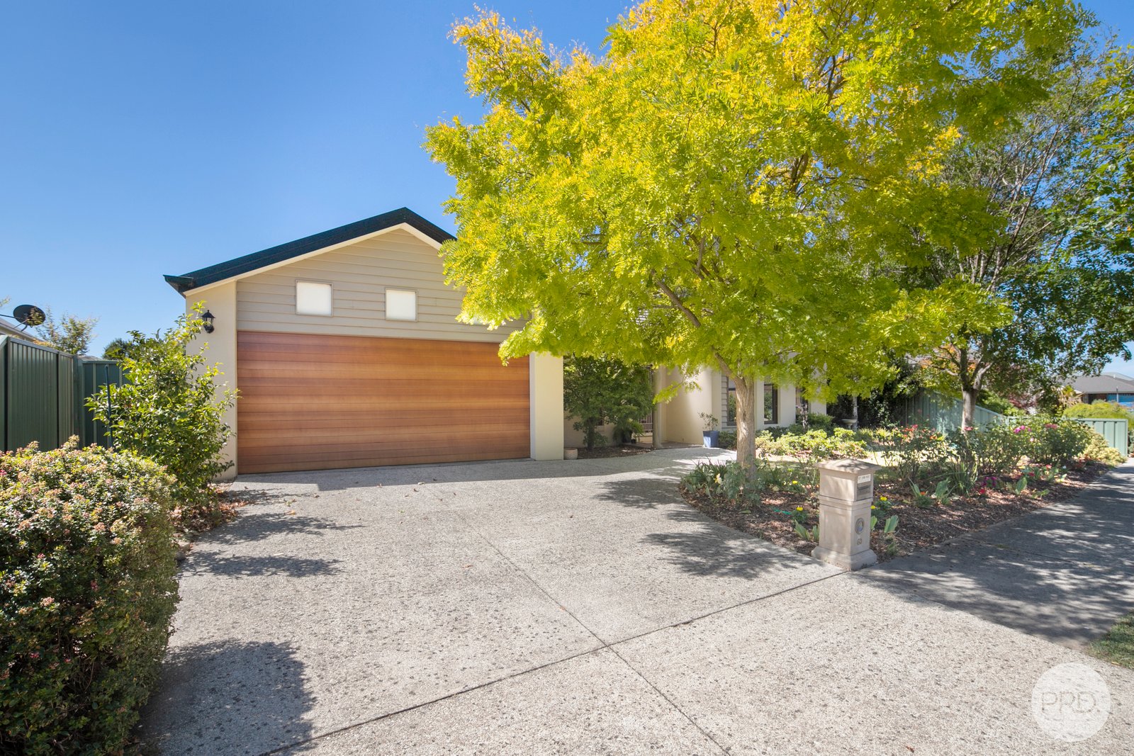 60 Lake Gardens Avenue LAKE GARDENS 1