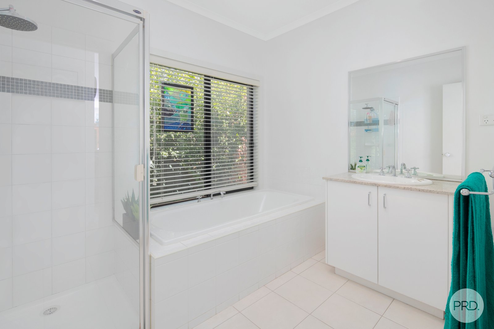 60 Lake Gardens Avenue LAKE GARDENS 11