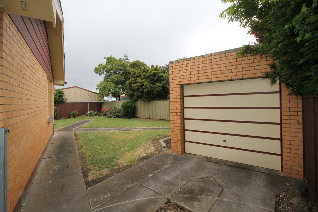 60 Lake Street WENDOUREE 9