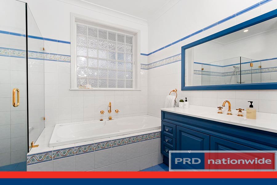 60 Lansdowne Parade OATLEY 6