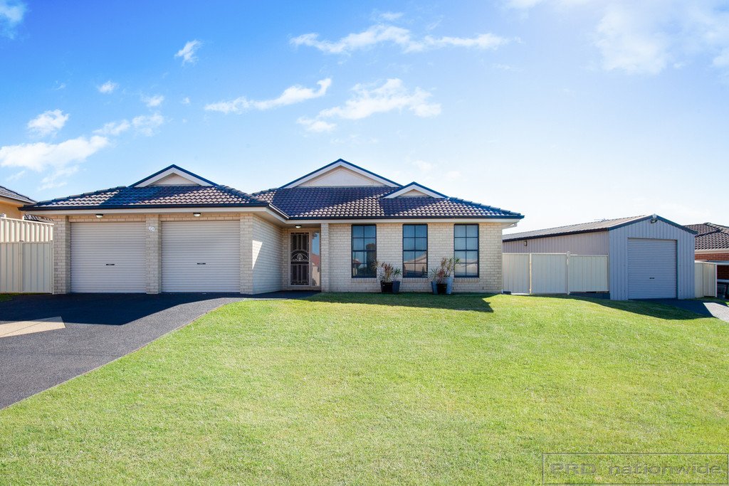 60 Lemonwood Circuit THORNTON 1