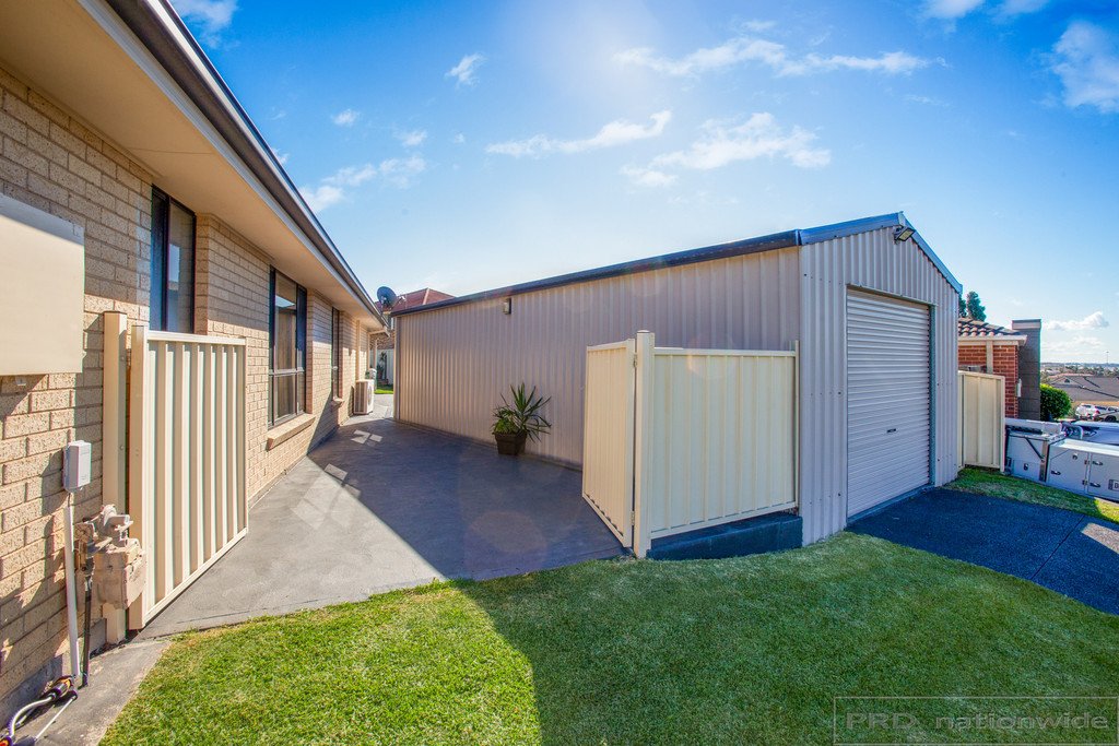 60 Lemonwood Circuit THORNTON 2