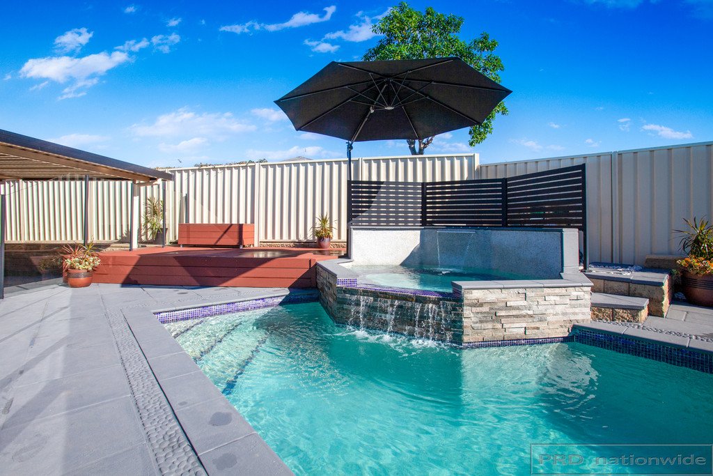 60 Lemonwood Circuit THORNTON 7