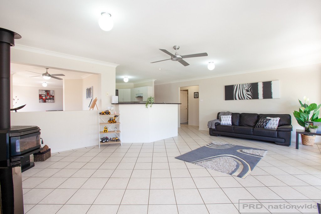 60 Lemonwood Circuit THORNTON 14