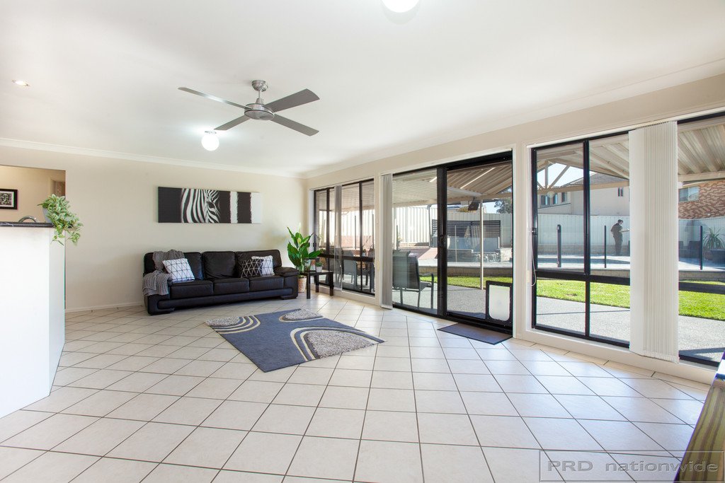 60 Lemonwood Circuit THORNTON 15