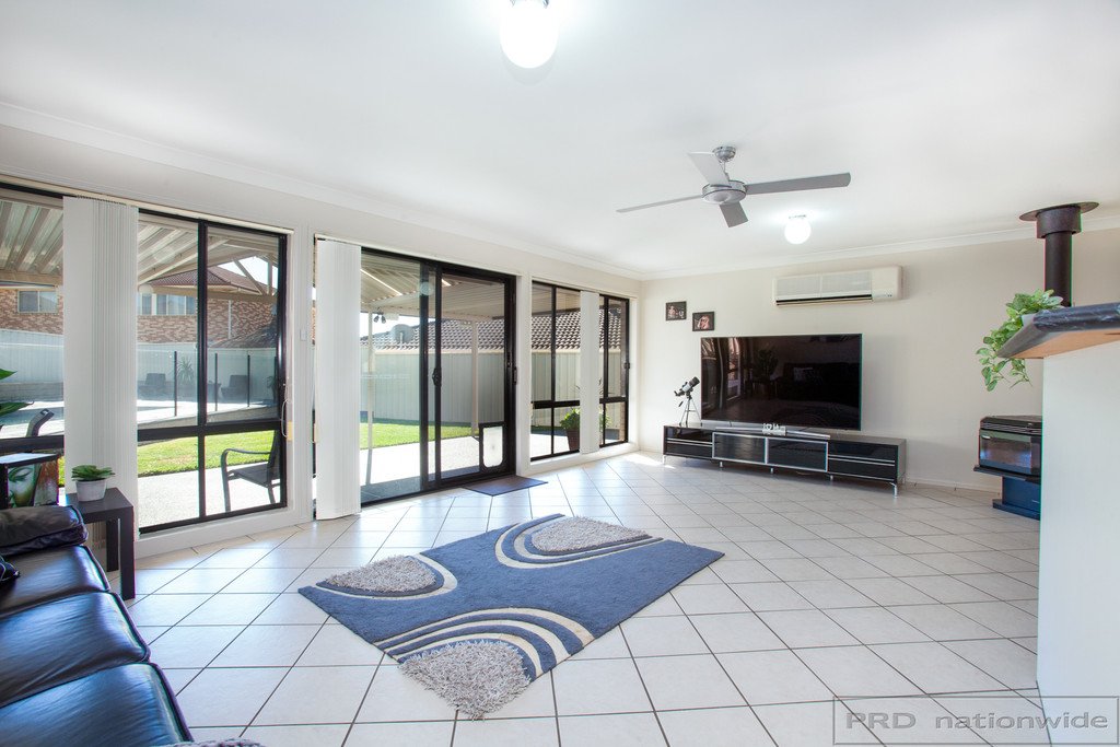 60 Lemonwood Circuit THORNTON 16