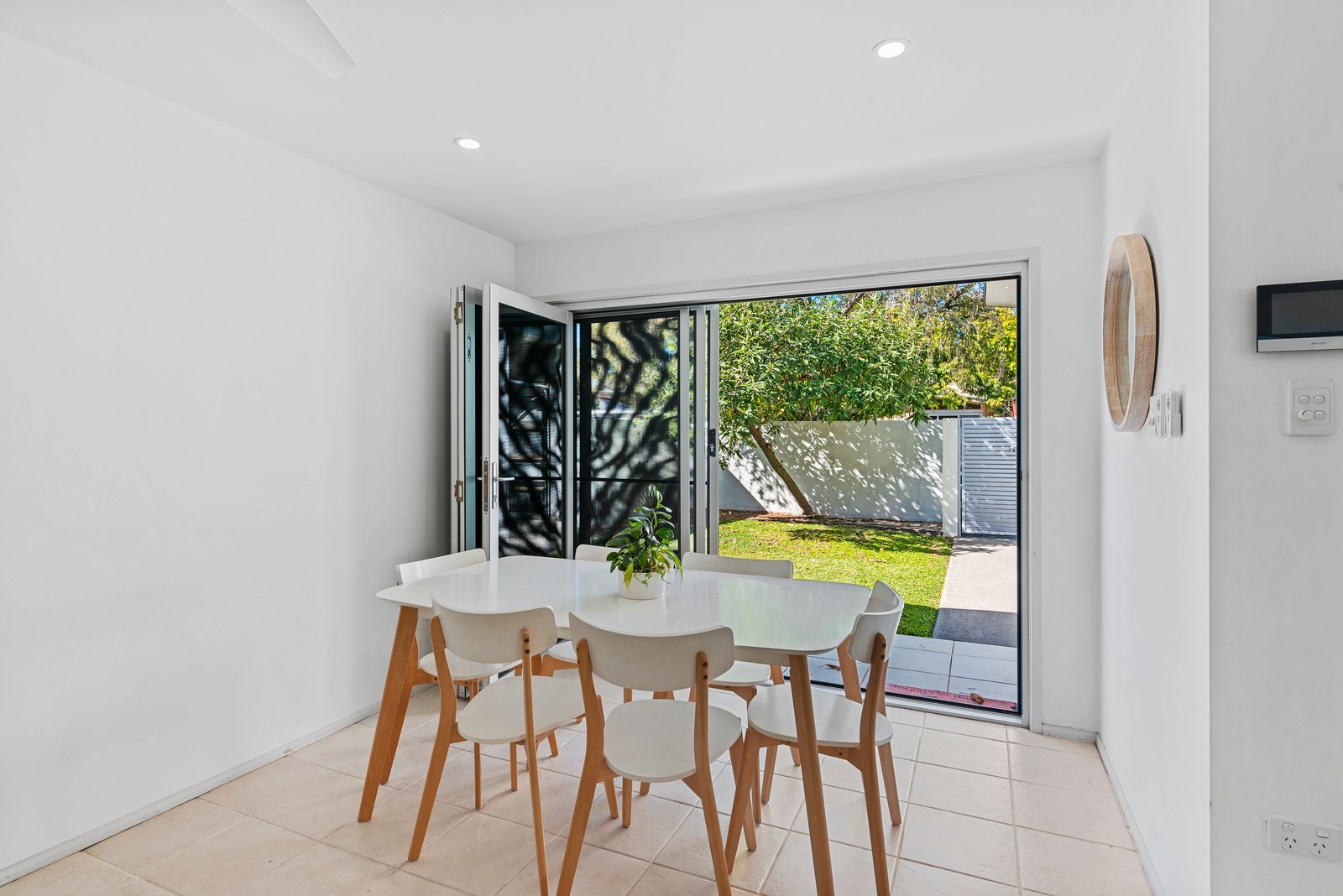 60 Leyte Avenue PALM BEACH 13