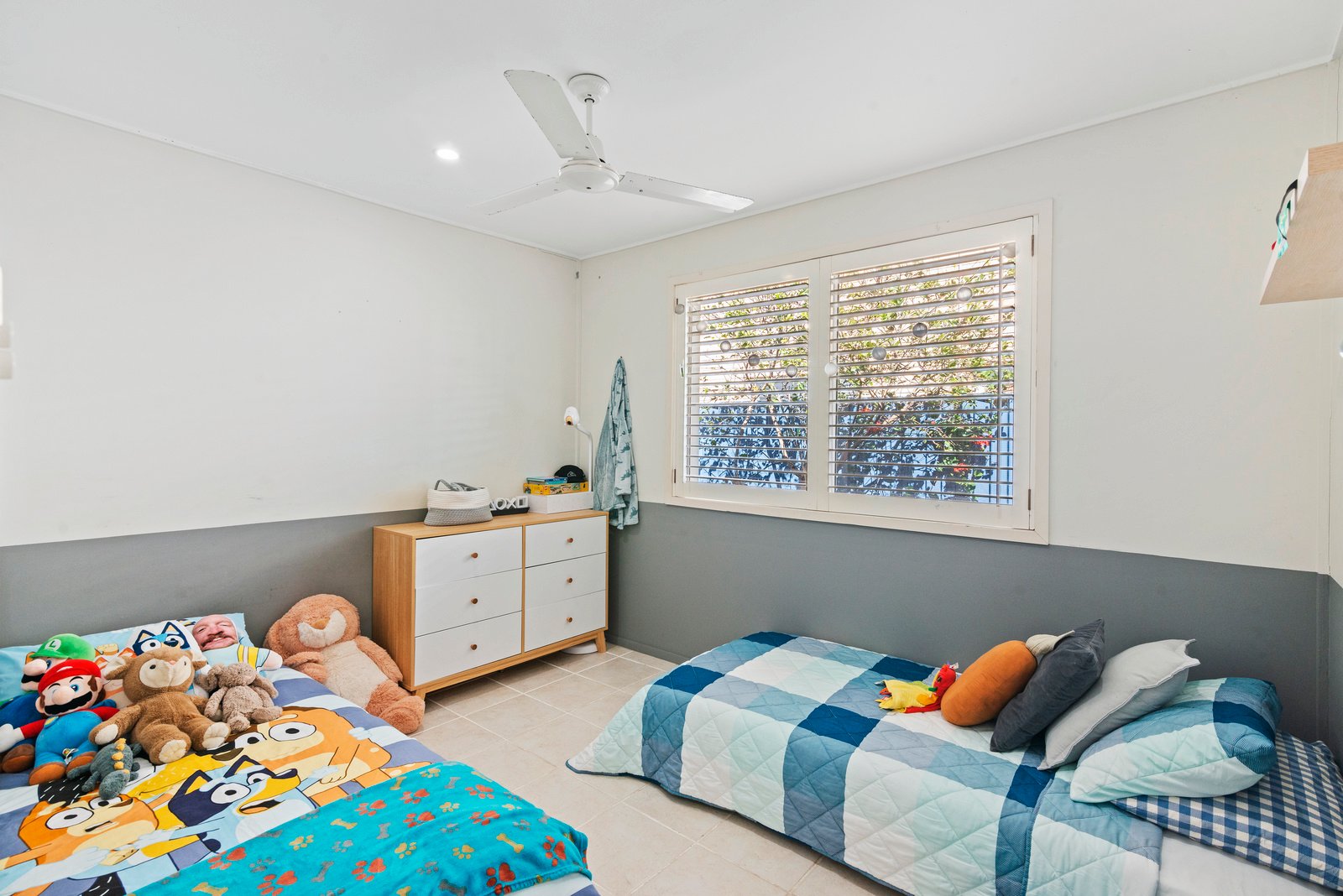 60 Leyte Avenue PALM BEACH 17