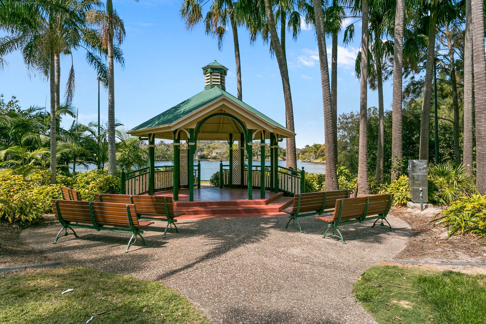 60 Leyte Avenue PALM BEACH 21