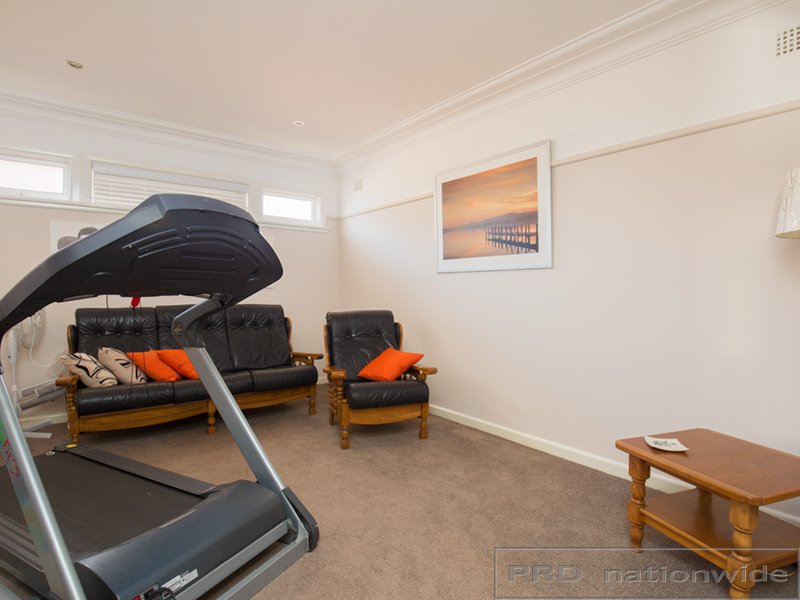 60 Lindesay Street EAST MAITLAND 9