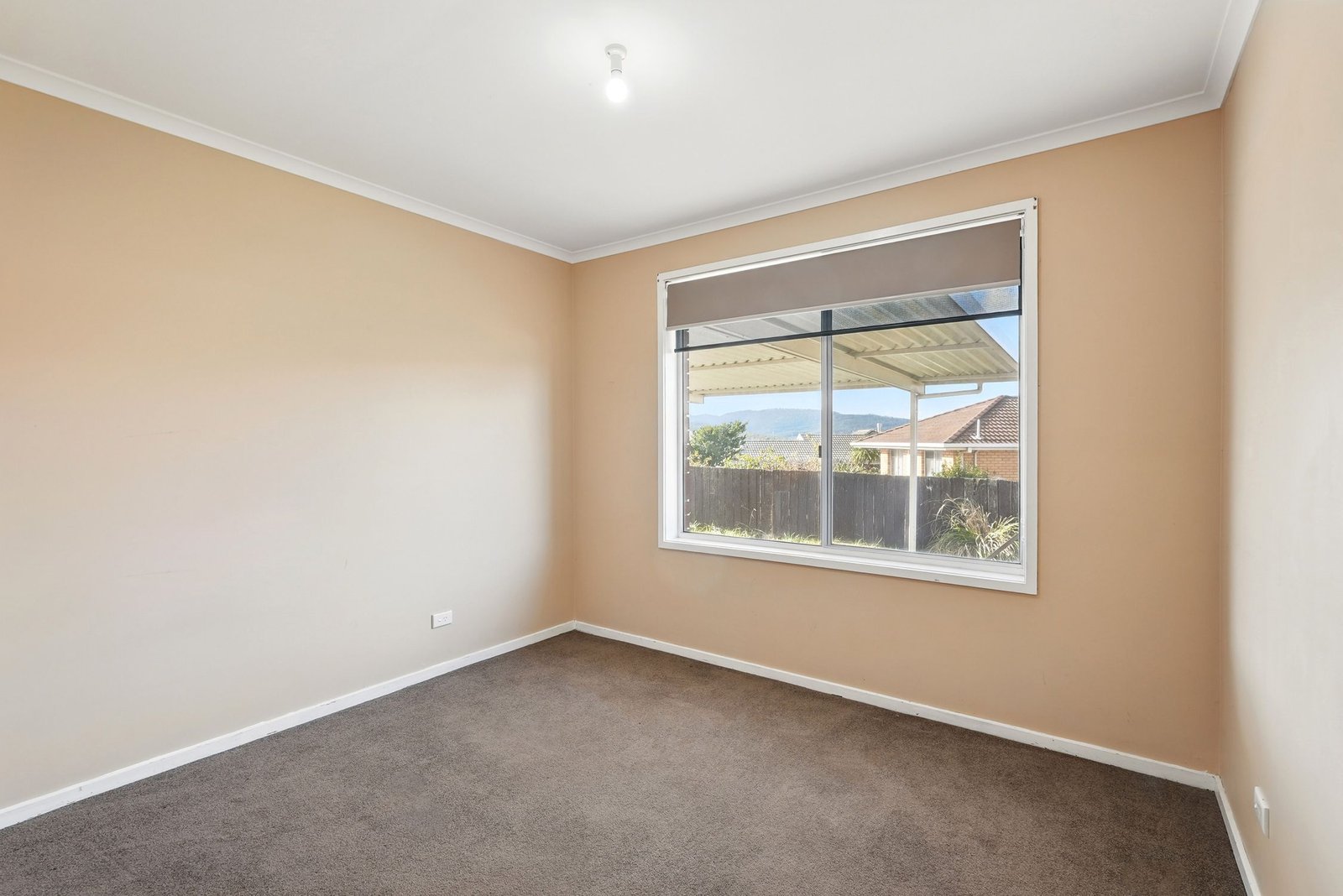 60 Lucinda Parade LUTANA 8