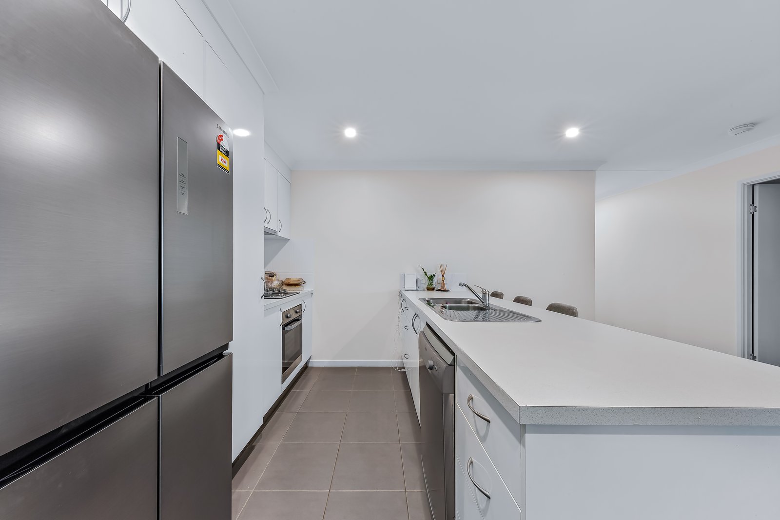 60 Macarthur Drive CANNONVALE 6
