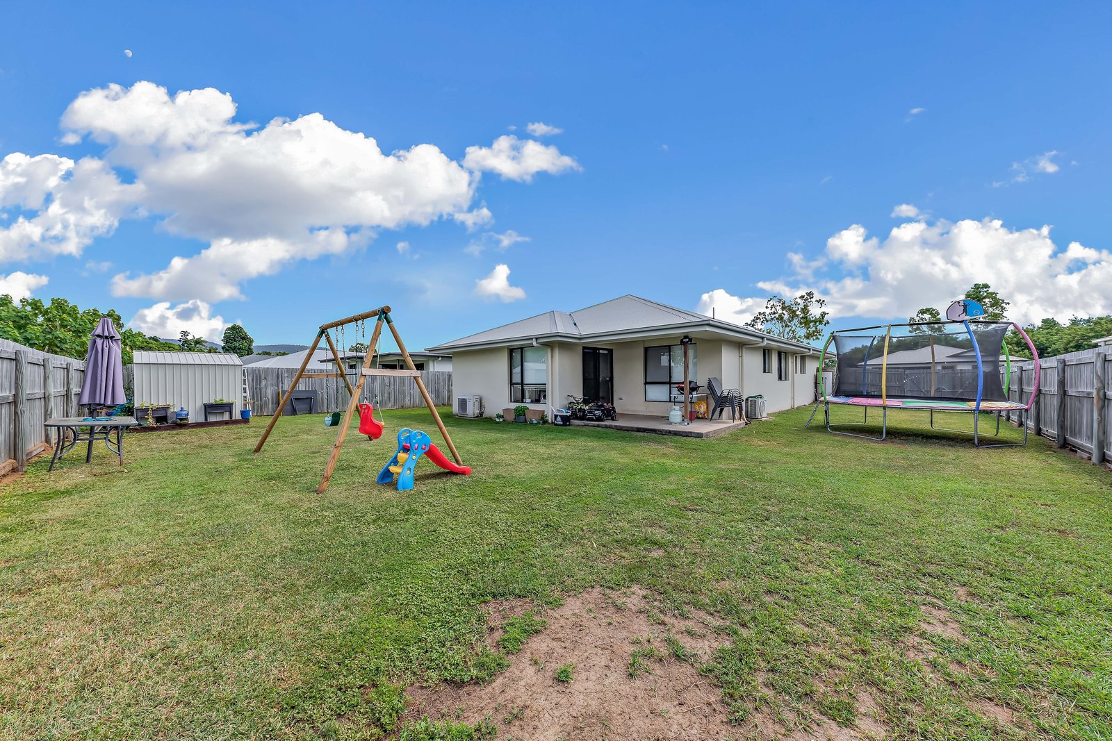 60 Macarthur Drive CANNONVALE QLD 4802